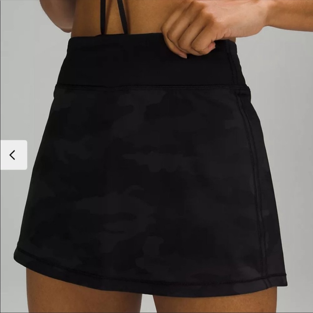 Women’s Lululemon pace rival camo skirt size 4 (15 inch long)